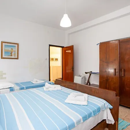 Apartment Beautiful House 350m From The La Caletta