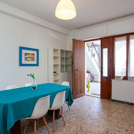 Appartement Beautiful House 350m From The