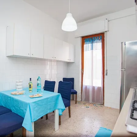 Appartement Beautiful House 350m From The *