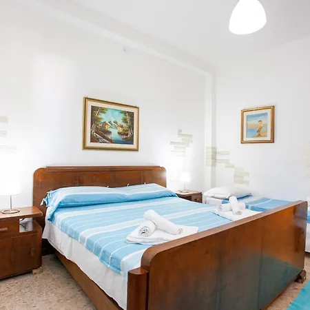 Beautiful House 350m From The Appartement *