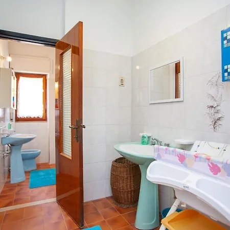 Beautiful House 350m From The * La Caletta